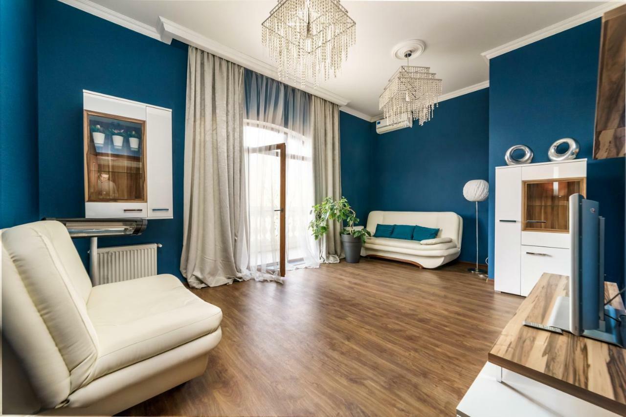 Stylish Apartment With A Balcony Overlooking The Park Odessa Eksteriør billede